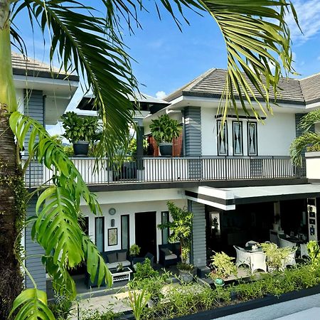 Villa Rumah Putih Abu Abu 셍기기 외부 사진