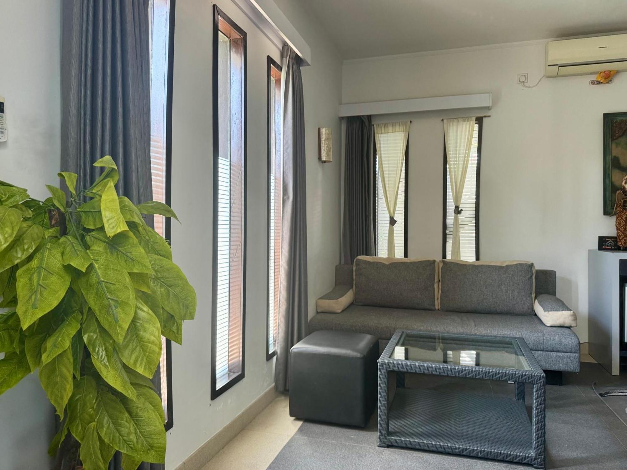 Villa Rumah Putih Abu Abu 셍기기 외부 사진