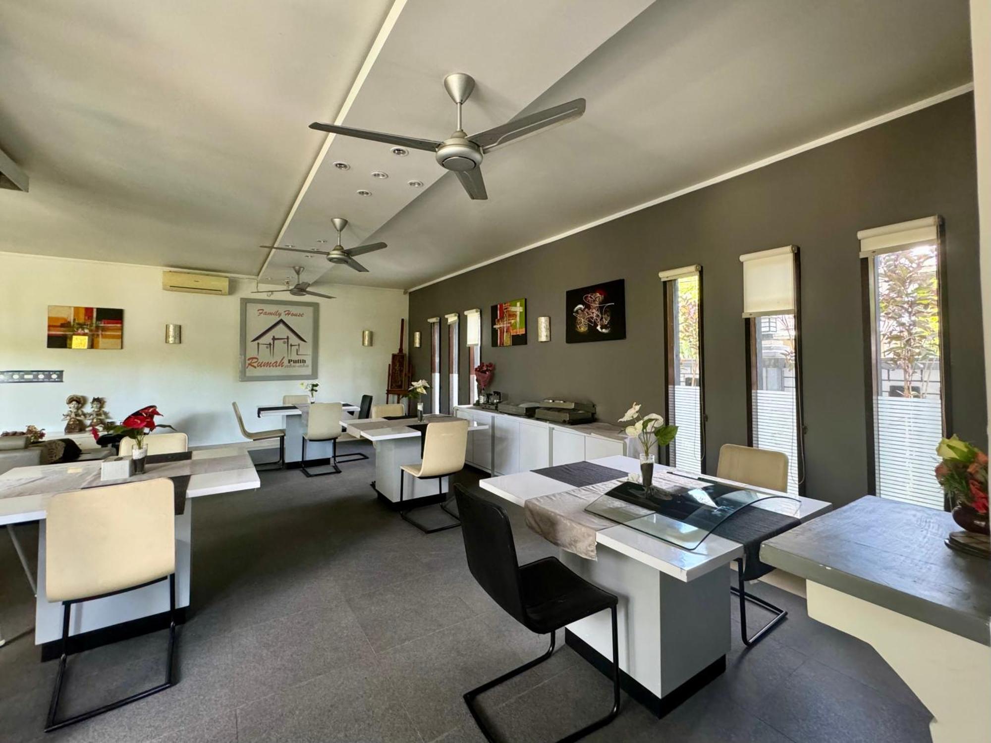 Villa Rumah Putih Abu Abu 셍기기 외부 사진